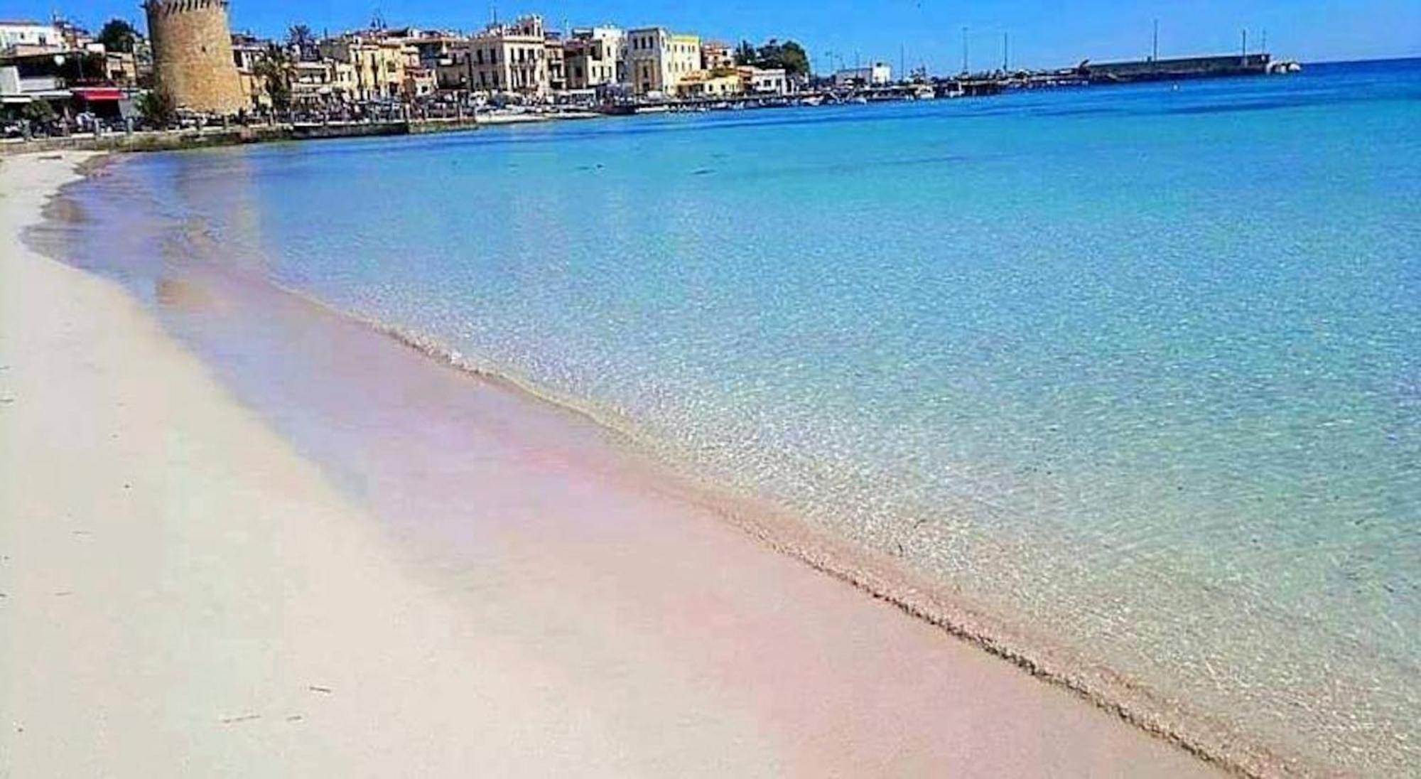 Mondello Luxury Apartment On The Beach Exterior photo